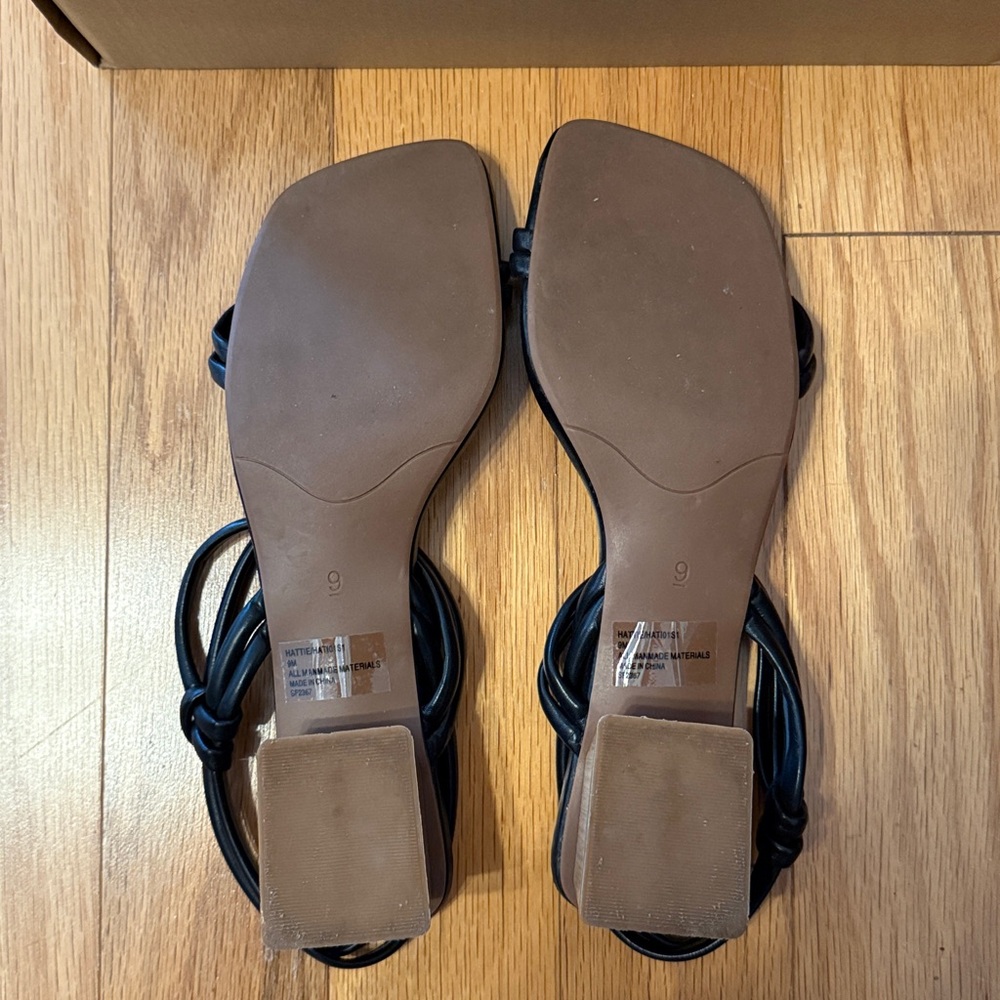 Like New STEVE MADDEN Black Hattie Strappy Sandals, 9 - Picture 6 of 7
